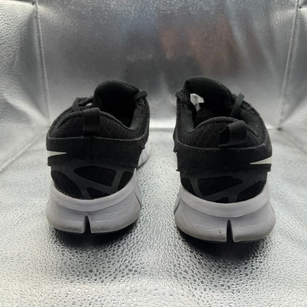 Size 6Y Nike Free Run 2 Low Black White Kids Lace Up Running Shoes DD0163-004 - Picture 8 of 10